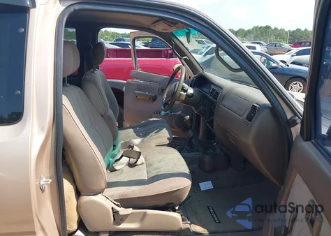 1999 Toyota Tacoma из США, поврежденный, VIN 4TAWM72N9XZ568443